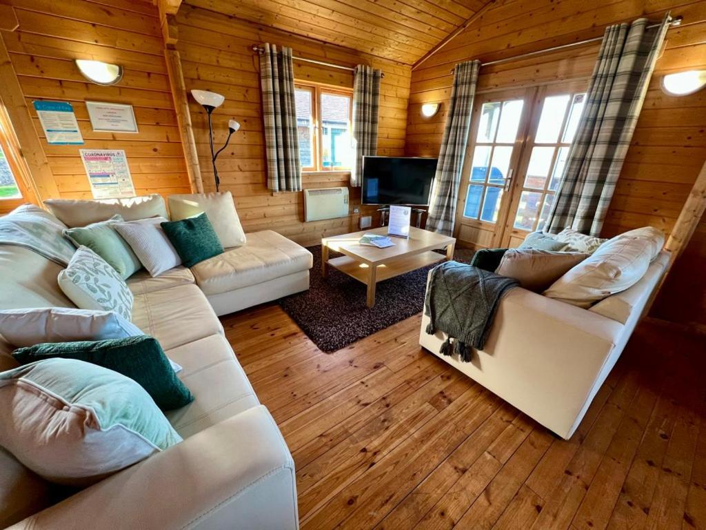 Reeds Lodge, Lake Pochard Саут-Керні Екстер'єр фото