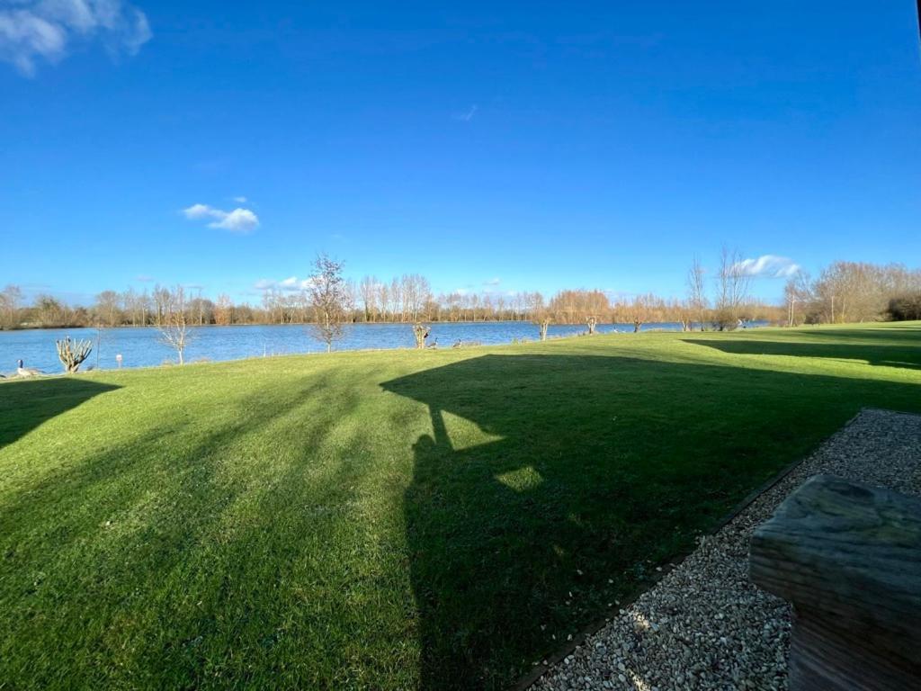 Reeds Lodge, Lake Pochard Саут-Керні Екстер'єр фото